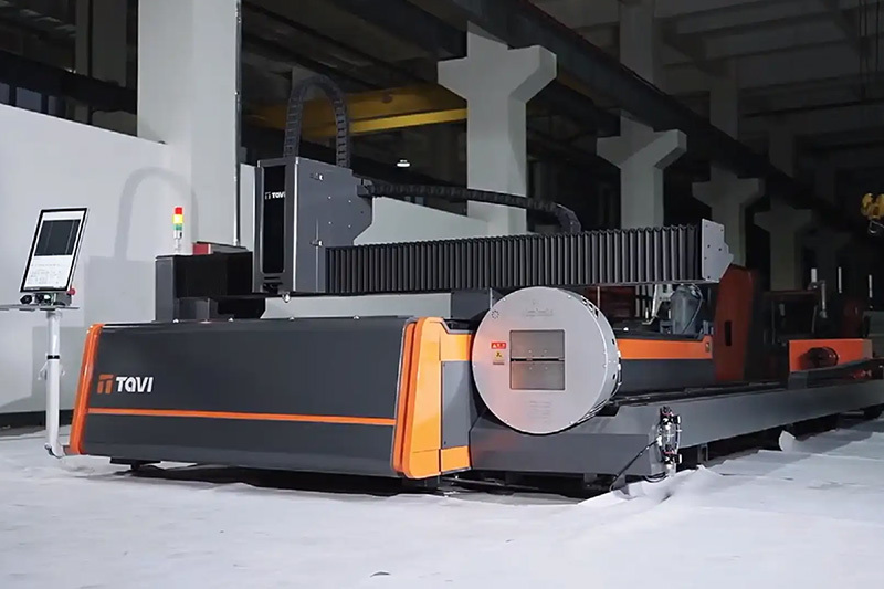 Wood carving machine