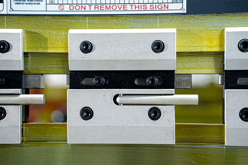 Bending machine Bending machine