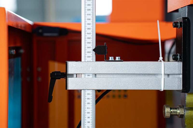 Bending machine Bending machine