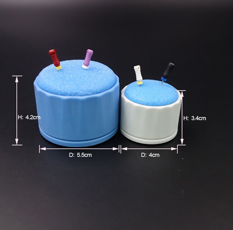 可高温灭菌的圆形根管支架清洁器，配有硅胶环底座