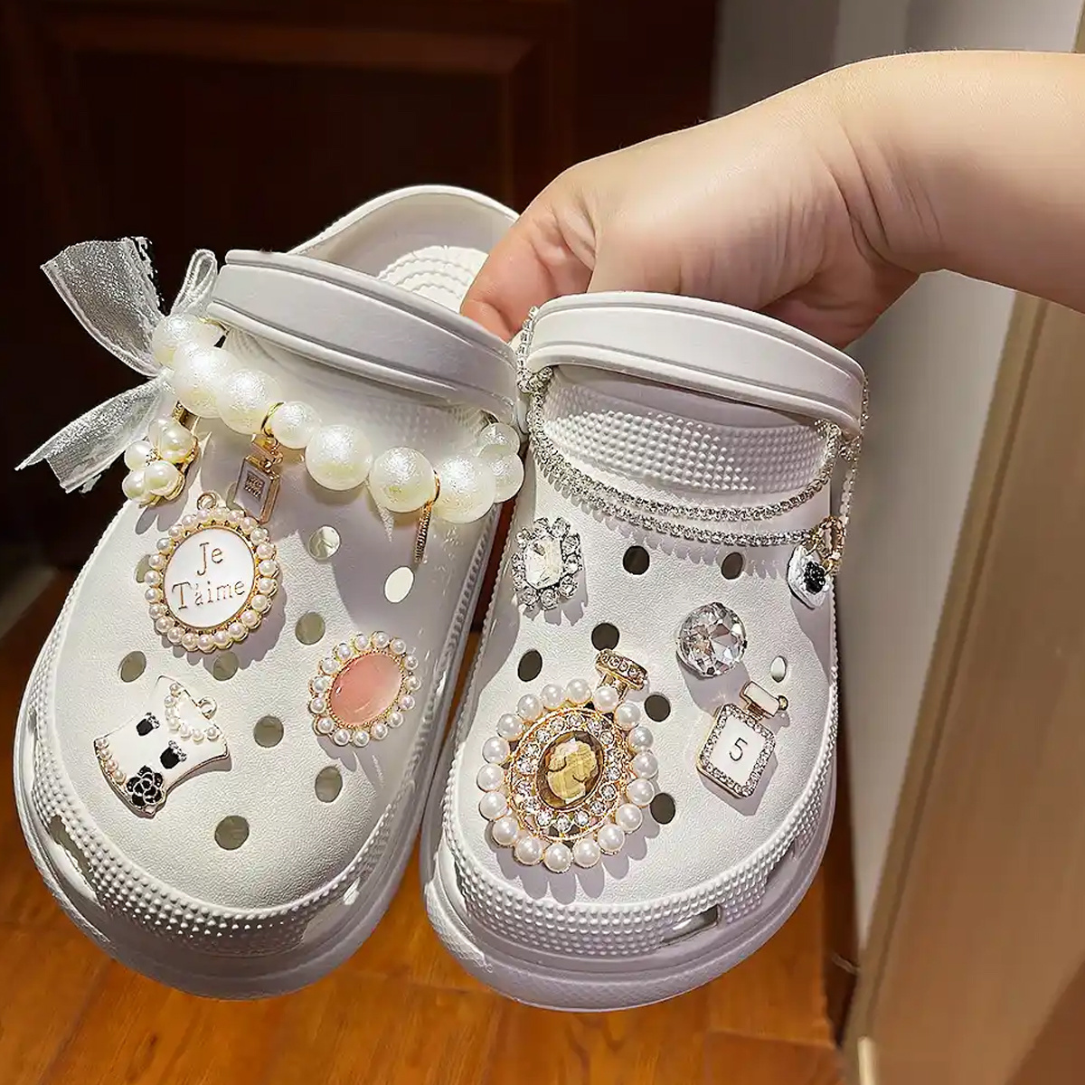 Slipper decorations