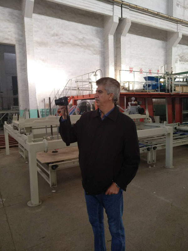 Carter customers visit the magnesium board equipment