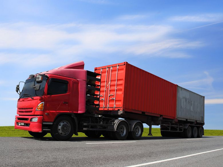 What is the difference between LTL transportation and vehicle transportation