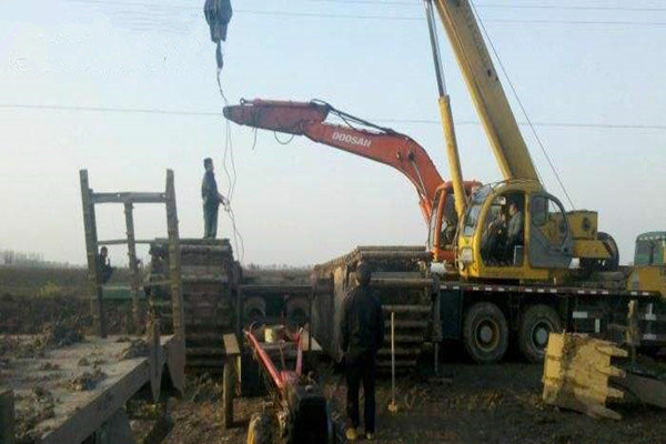 Excavator lifting technique
