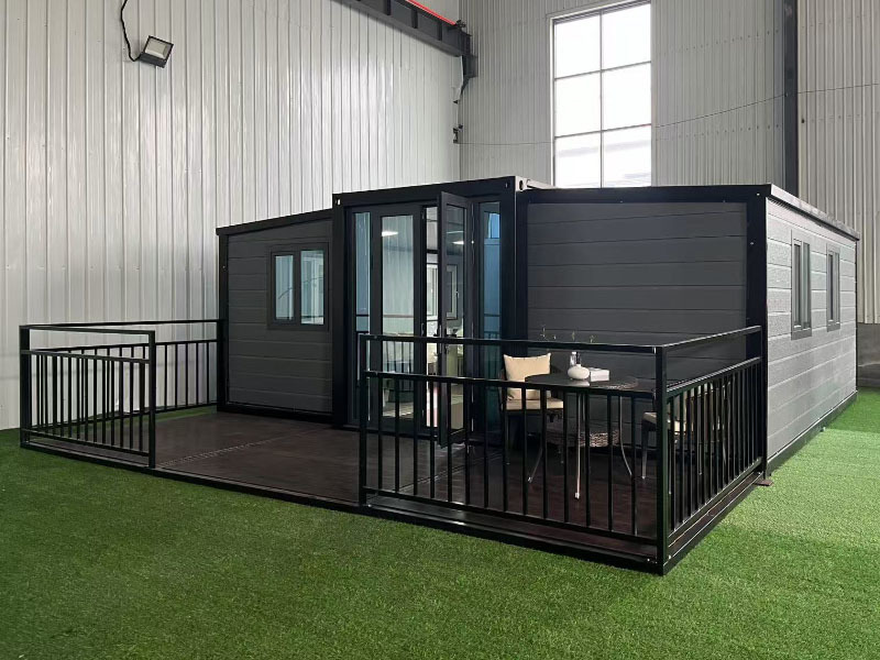 Expanding Container House