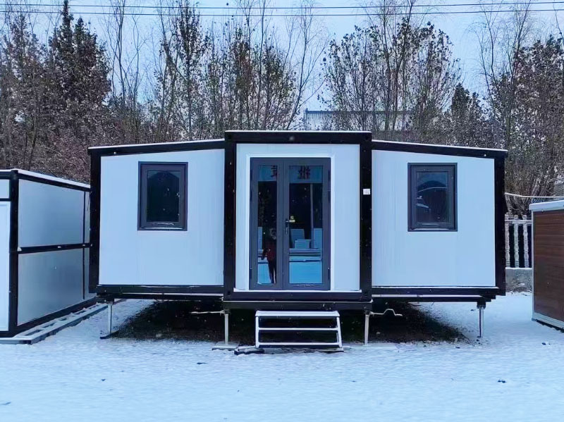 Expanding Container House