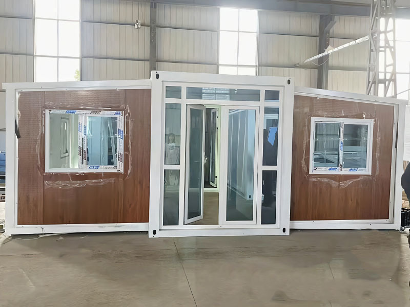 Expanding Container House