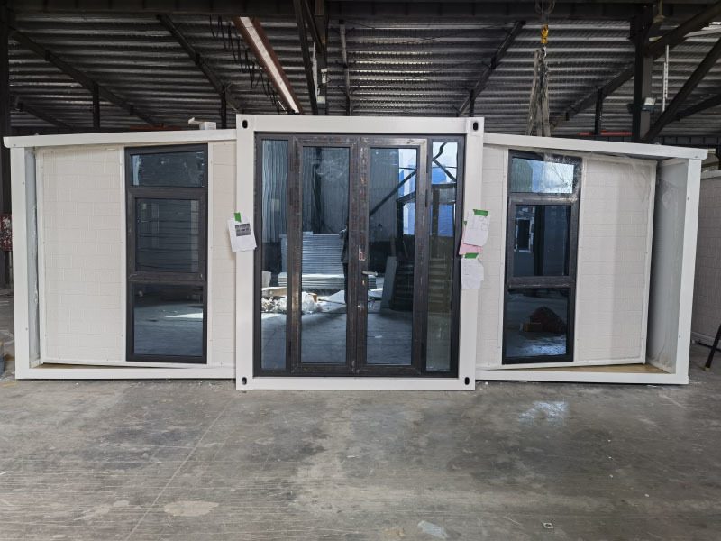 Expanding Container House