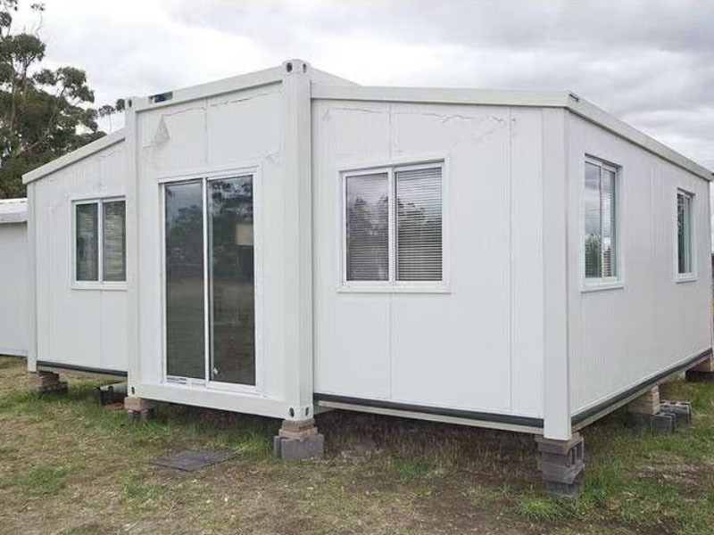 Expanding Container House