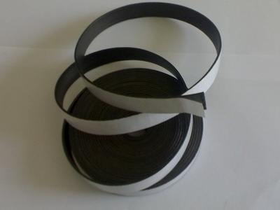 Flame-retardant graphite seal strip