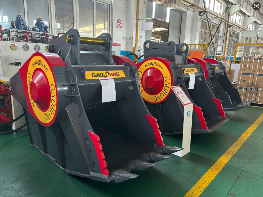 Maximizing Efficiency: An In-Depth Exploration of Crushing Buckets for Excavators