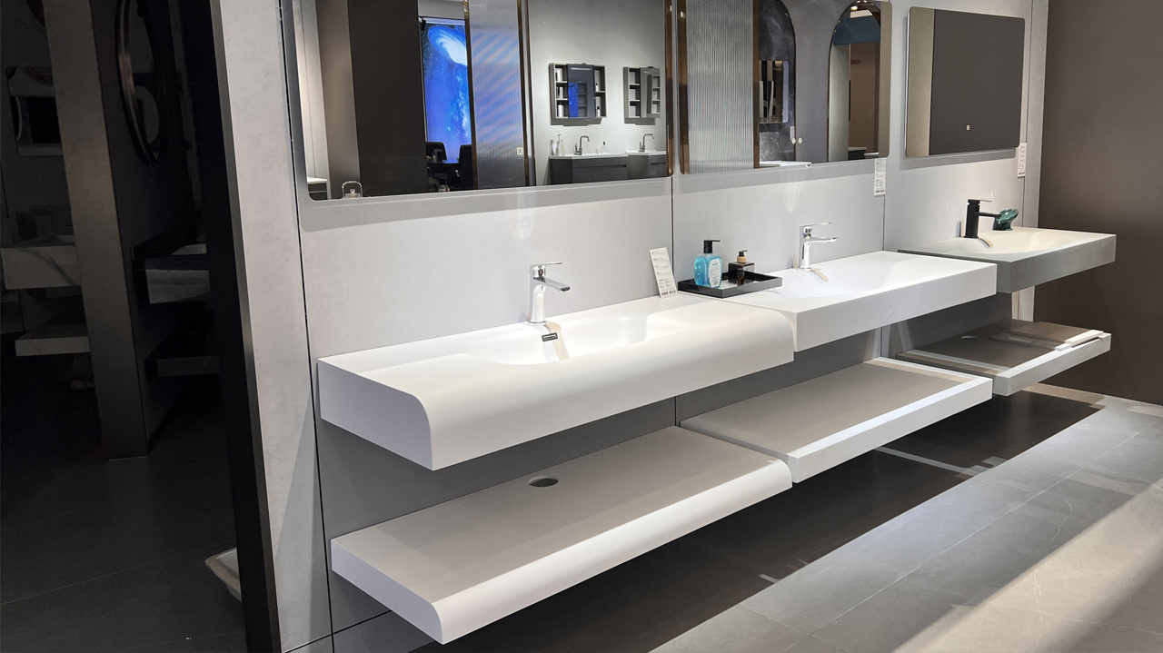 SHOWROOM SHOWROOM