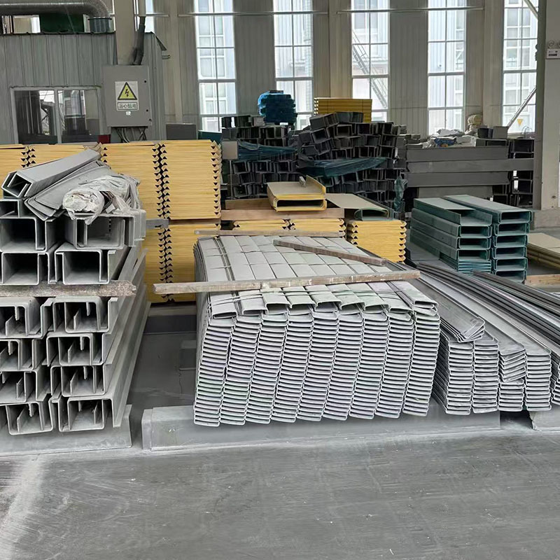 Fiberglass molded cable tray