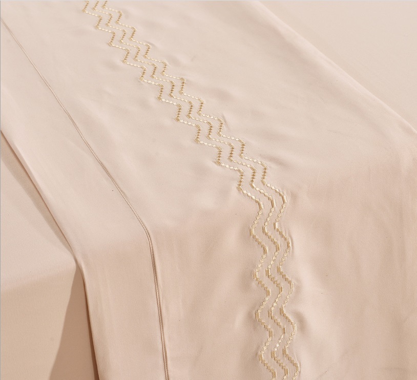 good price and quality Luxury Embroidered Bed Cover Set factory