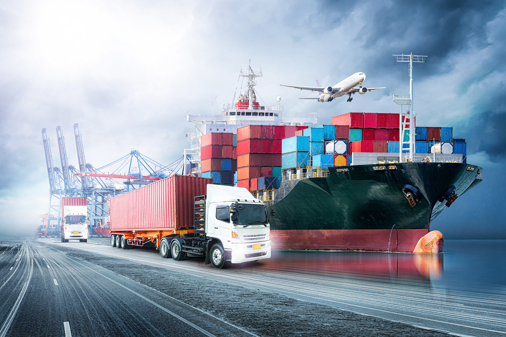 Freight rates have fallen for four consecutive years! The whole line is declining, and the West of the United States continues to fall sharply! The shipping company plans to raise the freight rate after mid-August