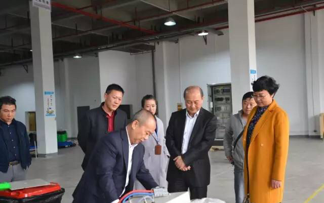 Provincial Federation of Overseas Chinese delegation visited CSG Huaxiao Precision 1.jpg