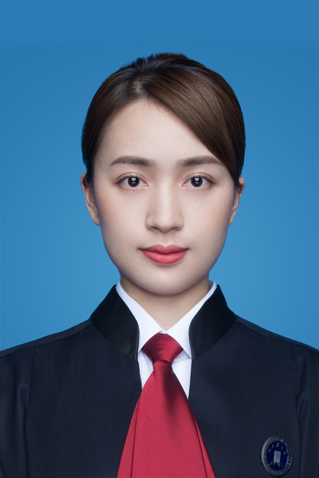 秦  敏
