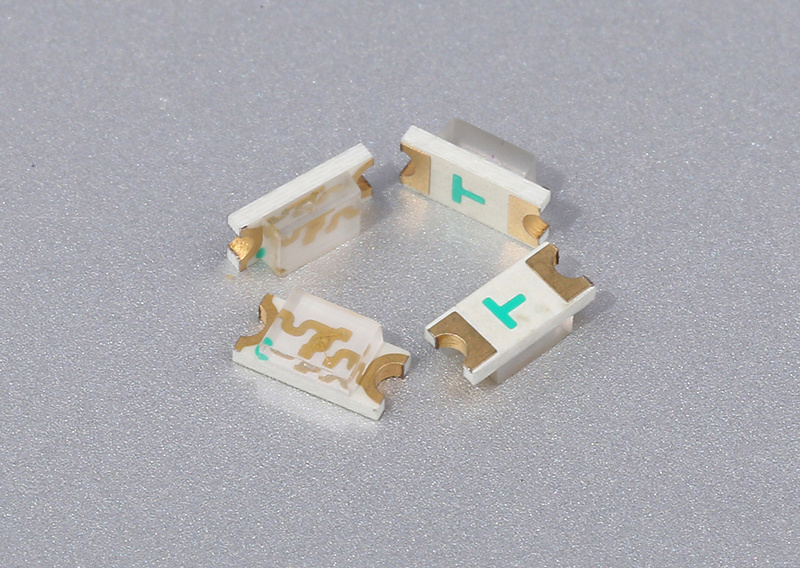 1206黄绿