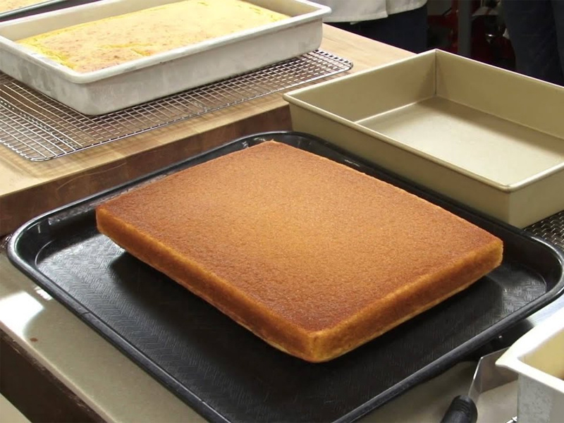 E-commerce Channels Boost Baking Mold Sales