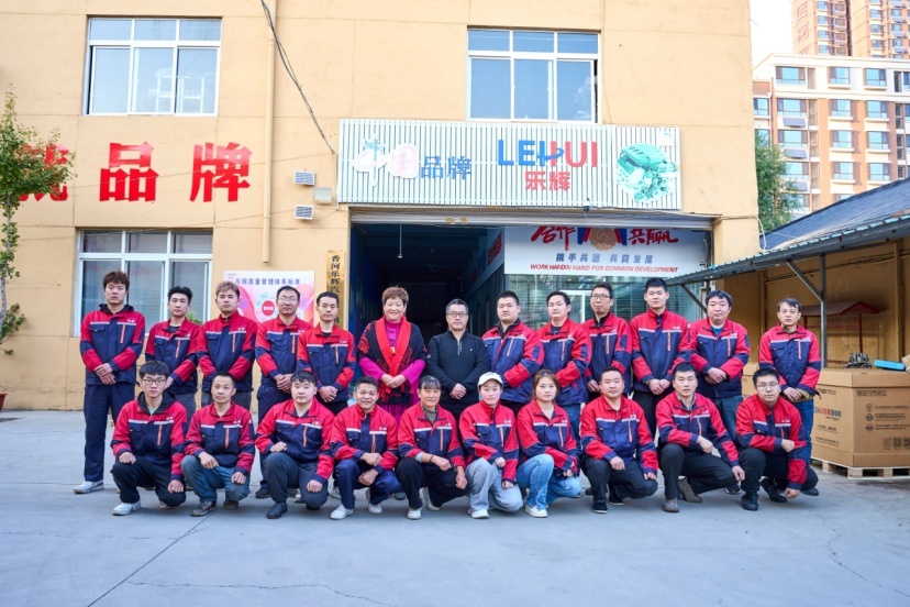 Group photo of the Lehui foreign trade team with all members.