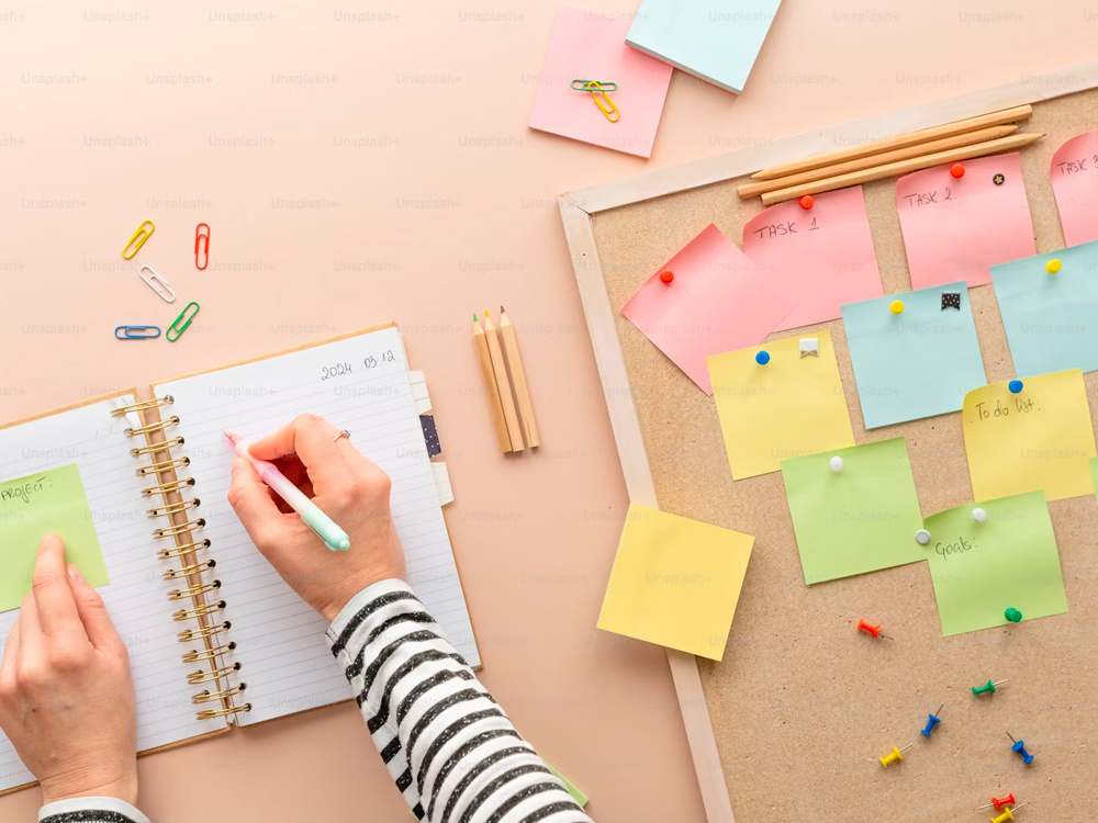 The top three brands of sticky note manufacturers are: The top three brands of sticky note manufacturers are: