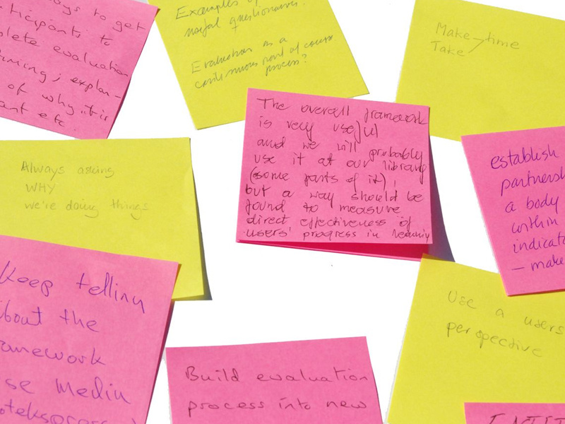 Personalized sticky note printing services are favored by young users.