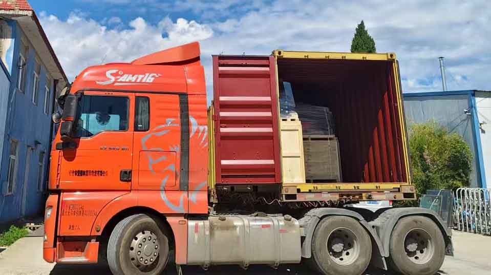 Rocka Hydraulic Silent-Type Breakers for Global Market via Qingdao Port Rocka Hydraulic Silent-Type Breakers for Global Market via Qingdao Port