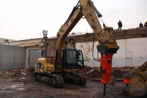 Quick Hitch Couplers represent a significant advancement in the functionality and efficiency of heavy machinery