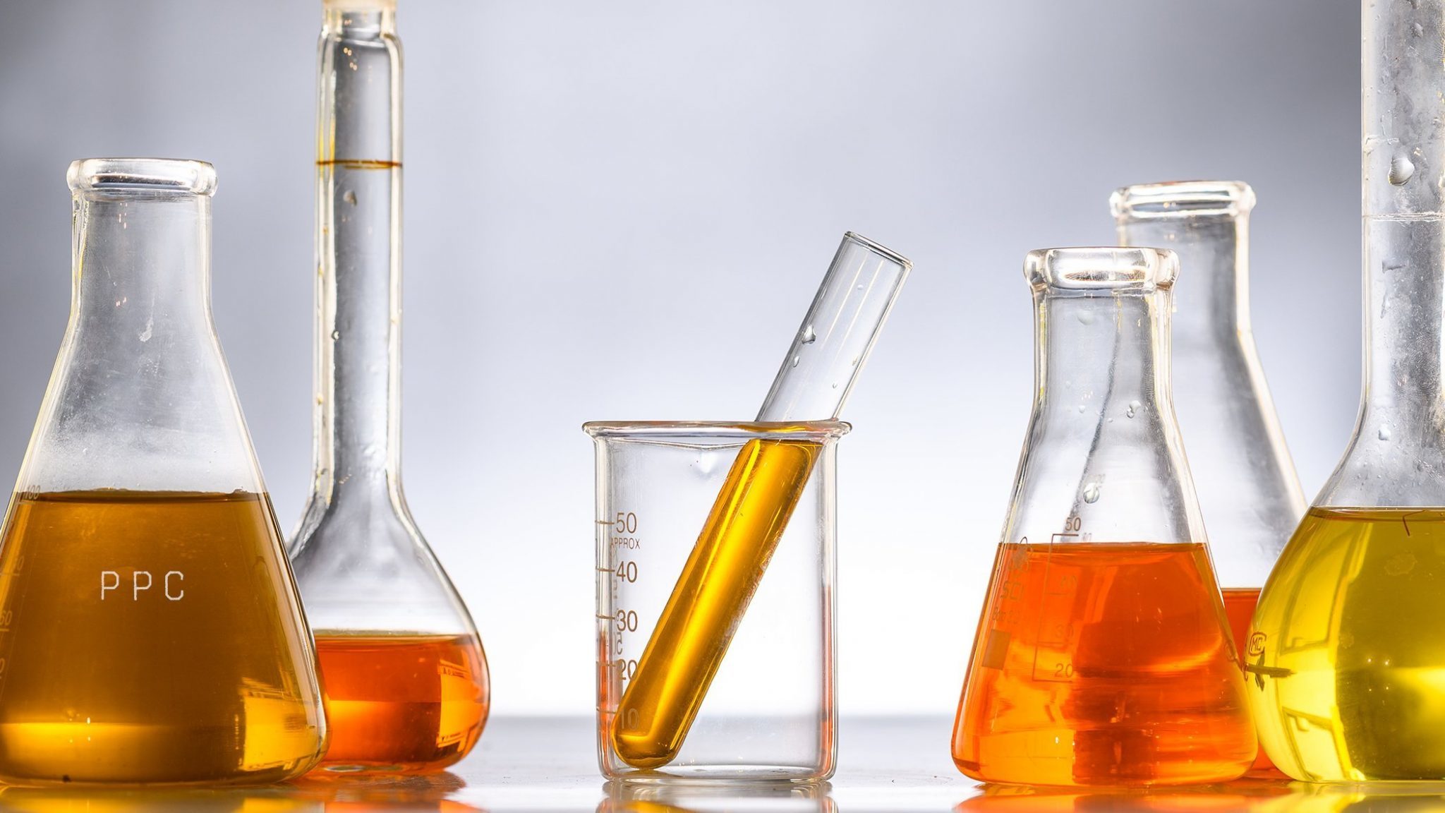 What are the applications of lubricant additives?