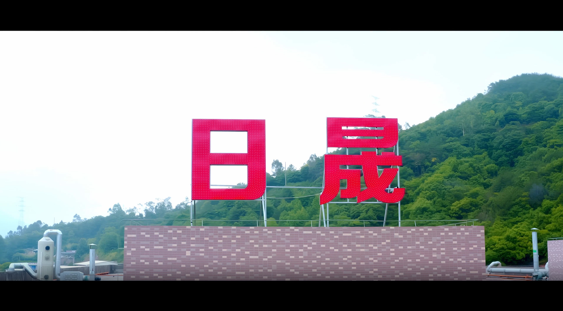 视频标题 视频标题