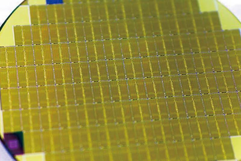 Silicon carbide crystals are good semiconductor materials.