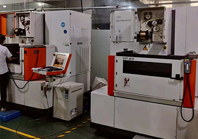 What are the design specifications for injection mold drawings?