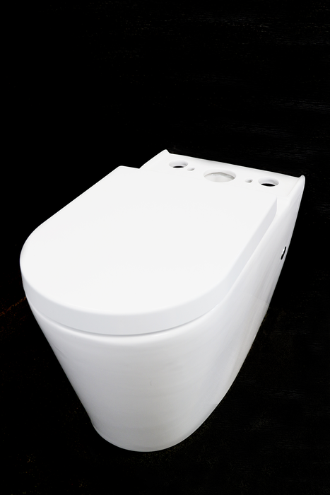 RIMLESS TOILET SUITE