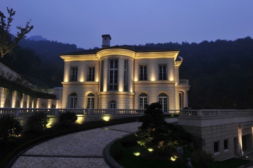 Night view of the club