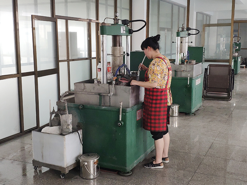 陶瓷球研磨機(jī)