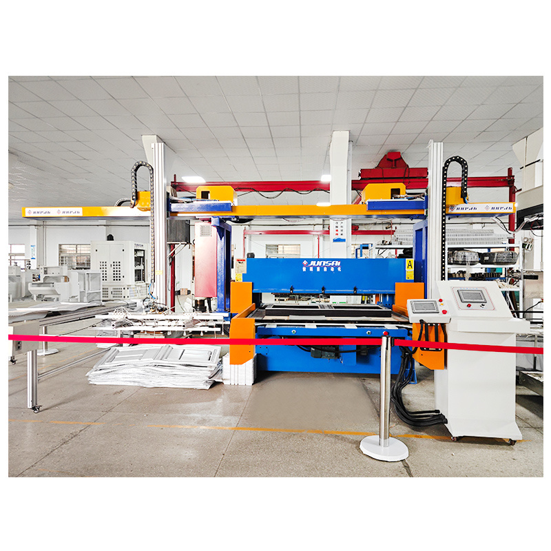 Fully automatic cutting machine