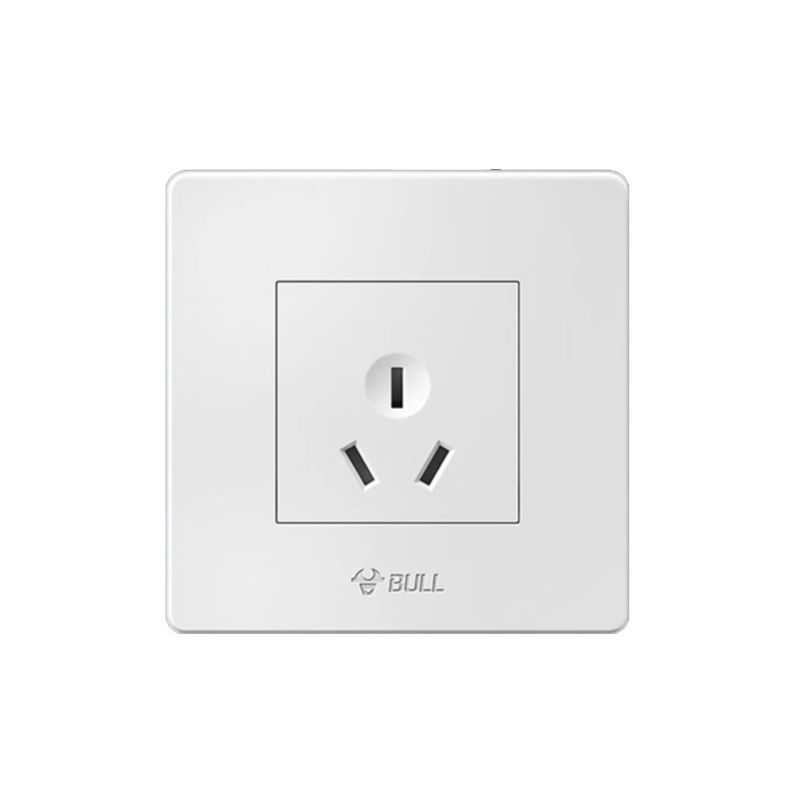 Three-hole 16A socket