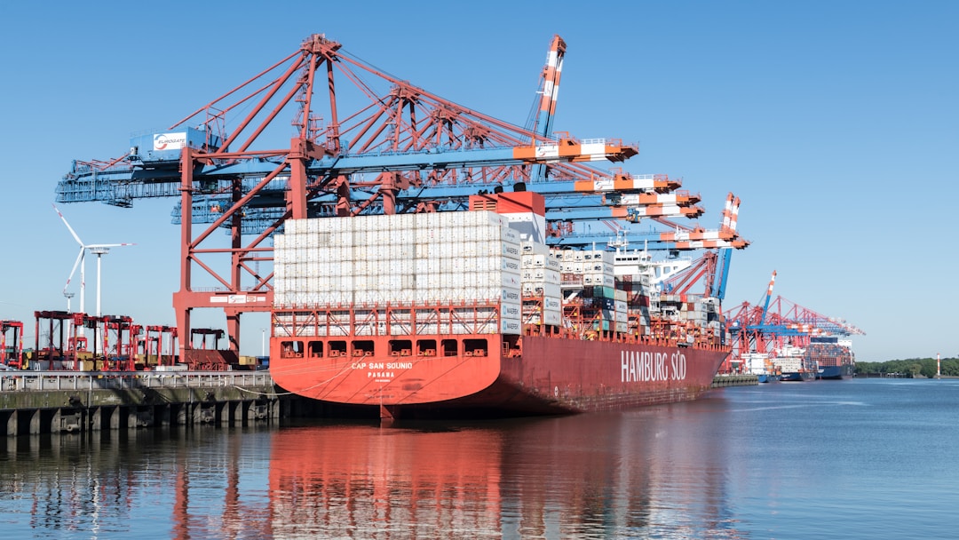 The overseas tariff policy was officially implemented, and the steel market sentiment declined significantly
