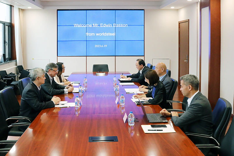 He Wenbo held talks with Edwin Basson, Director General of the World Steel Association.