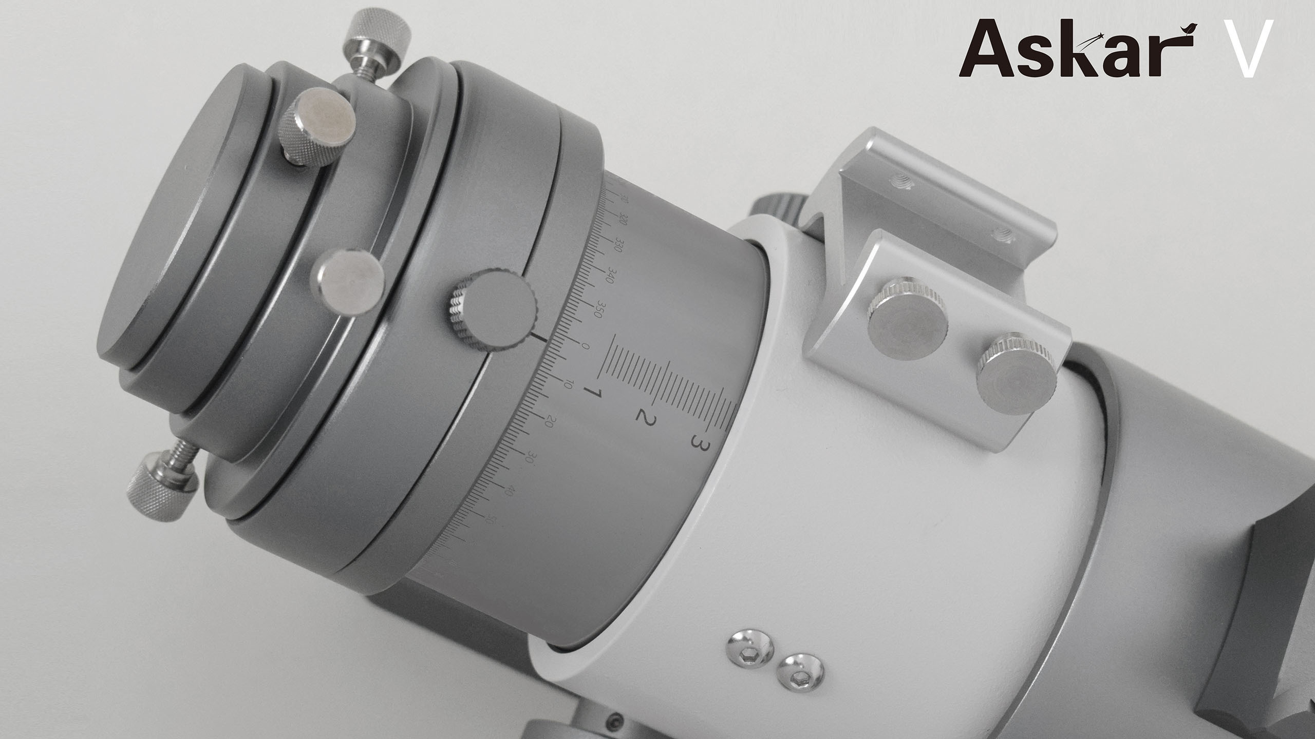How to install accessories for Askar V