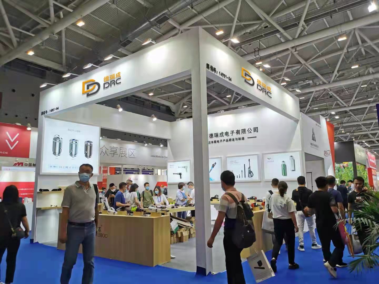 汽车充电器的特点是什么？