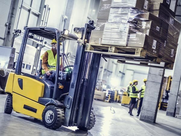Daily maintenance and maintenance of forklifts
