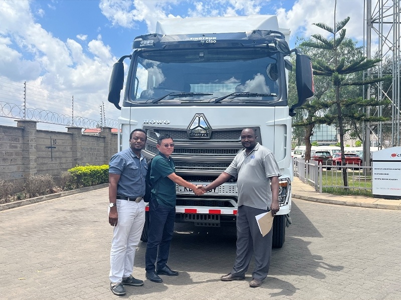 Customer HOWO-NX Cargo Vehicle Delivery