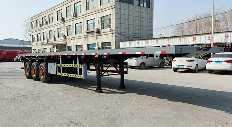 Sinotruck Flatbed Semi Trailer Truck