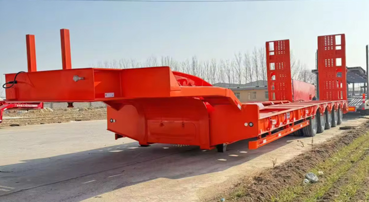 Sinotruck Low Bed Semi Trailer Truck