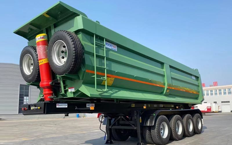 Седельный тягач Sinotruck с самосвальным прицепом