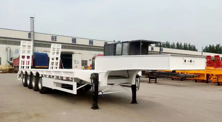 Sinotruck Low Bed Semi Trailer Truck