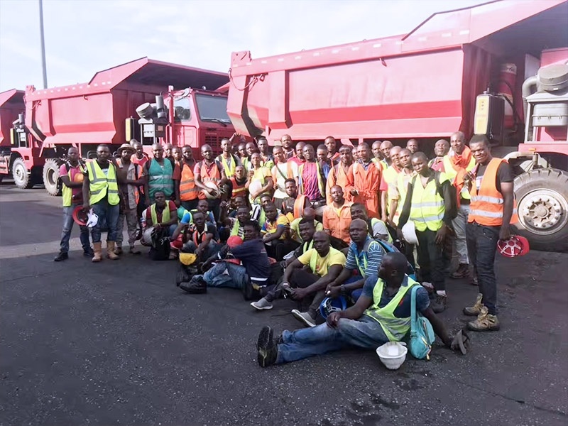 A wonderful memory of the driver and the 70-ton mining truck
