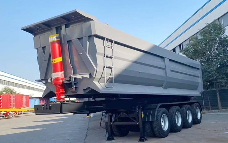 Седельный тягач Sinotruck с самосвальным прицепом