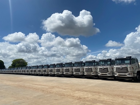 After a careful and comprehensive comparison of performance and economic analysis, a certain group trusted Sinotruk and decided to replace their fleet with HOWO trucks.